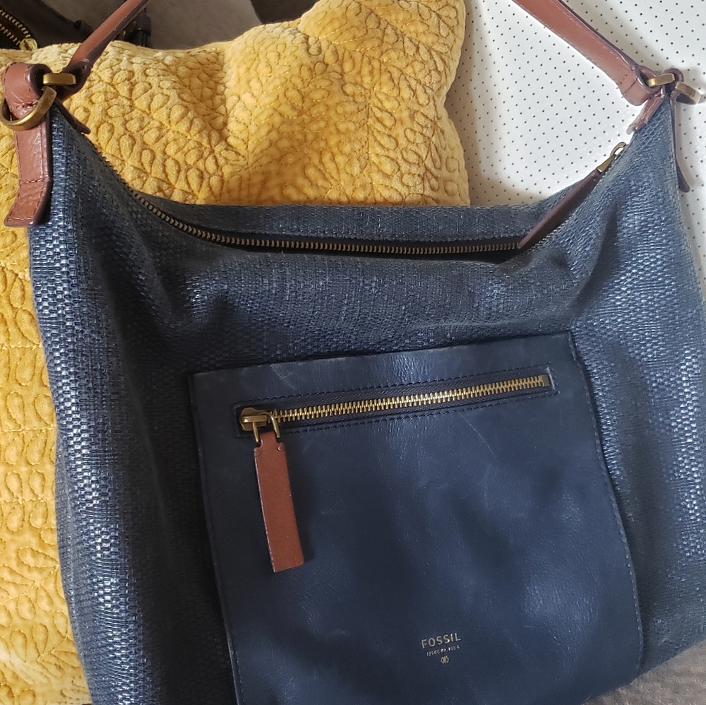 Sold - Fossil Purse, Unique Blue Snakeskin Look